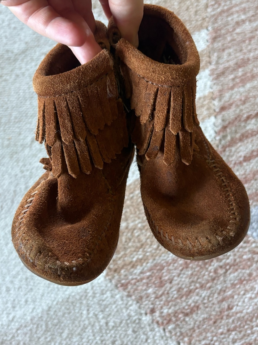 Toddler Girls Minnetonka Moccasins Suede Fringe Booties Size 8